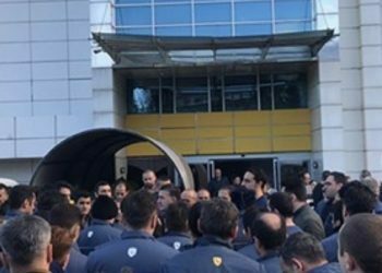 Efsane Cuma, PTT İşçilerini İsyan Ettirdi