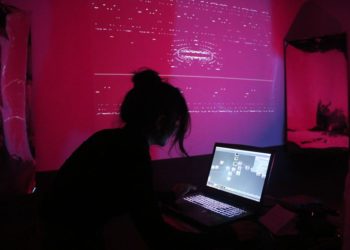 bang. Prix 2020 Lansmanında Gerçek Zamanlı Dijital Sanat Performansı