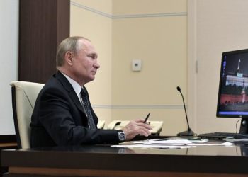 Putin, Tüketici Elektroniğinde Rus Yazılımını Zorunlu Kılan Yasayı İmzaladı