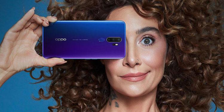 Çinli Oppo Katlanabilir Cep Telefonu İçin Kolları Sıvadı