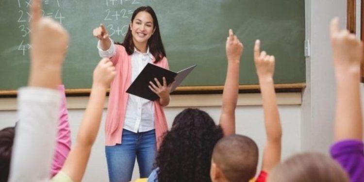 Öğretmenlikte Taşeron Sisteme Gidiş Hızlandı