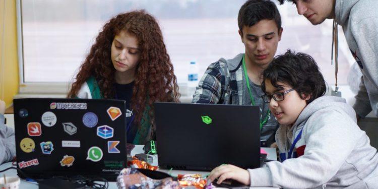 Geleceğin Girişimcileri Hayallerindeki E-Spor Oyununu Tasarladı