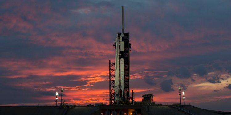 Elon Musk ve Nasa, Acil Durumda Astronotların Güvenliğini Test Ettiler