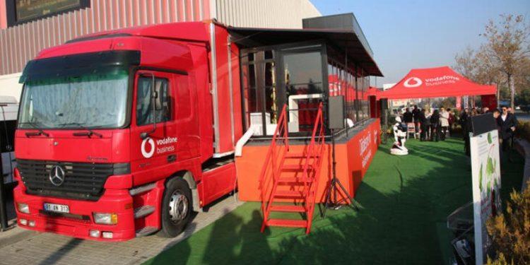 İBB ve Vodafone’dan Kodlama Minibüsü