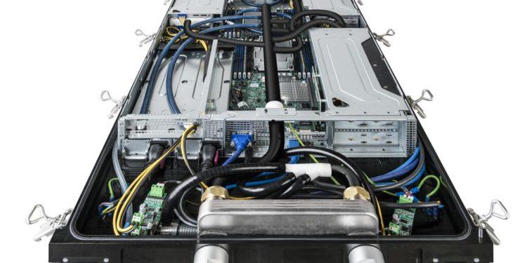 Schneider Electric, İlk Sıvı Soğutmalı Entegre IT Kabinini Tanıttı