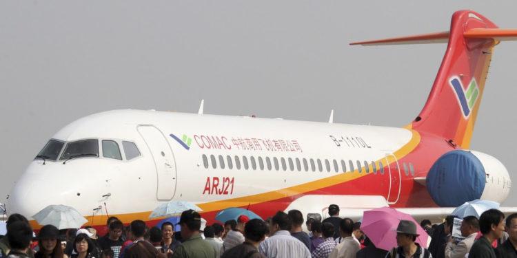 Çin ARJ21 Model Orta Mesafeli Yolcu Uçağını Test Etti