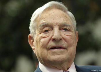George Soros: Mark Zuckerberg Facebook’un Kontrolünde Olmamalı