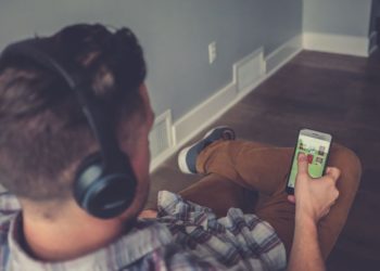 Iphone Kullanıcılarını Sahte Arkadaşlık Uygulamasıyla Oltaya Düşürüyorlar