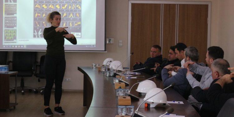 Şehir Hatlarında İşaret Diliyle İletişim