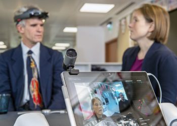 Microsoft, Yapay Zekâ İle Görme Engellilere Yepyeni İmkânlar Sunuyor