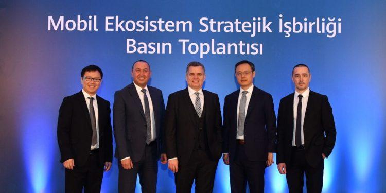 Turkcell ve Huawei, 1 Milyon Adet Huawei Mobil Servis Destekli Telefon Satmayı Hedefliyor