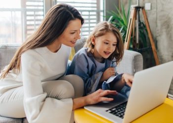 Aileler Çocuklarına Online Hobiler Arıyor