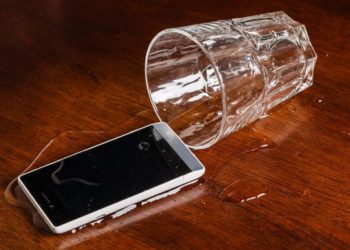 Telefonunuz Sıvıyla Temas Ettiğinde Bunları Yapmaktan Kaçının