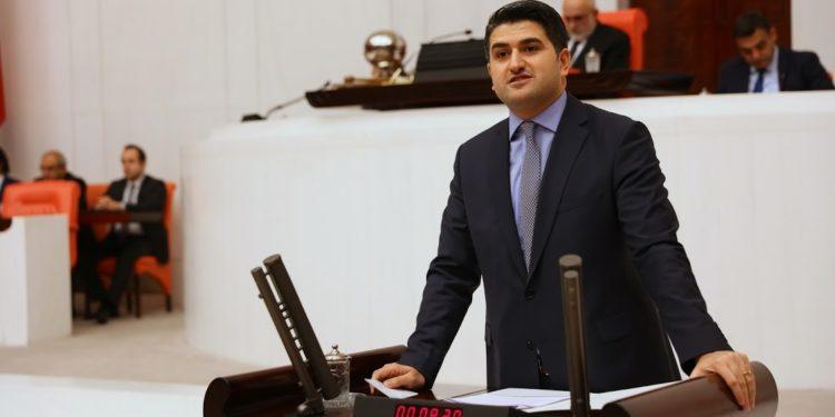 Onursal Adıgüzel : İnternet’in 27. Yılında Türkiye ‘Özgür Olmayan Ülkeler’ Arasından Yine Çıkamadı