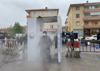 Gölbaşı Belediyesi Pazarlar İçin Kendi Dezenfektan Kabinini Üretti