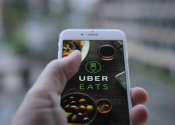 Uber, Gıda Dağıtım Firması GrubHub’ı Almak için Görüşüyor