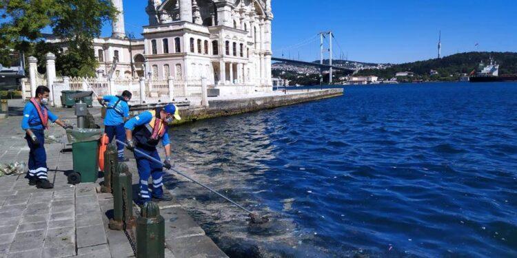 Denizlerdeki Lodos Kaynaklı Kirlilik Temizlendi