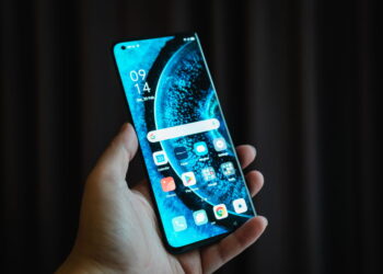 OPPO Find X2’nin Ekranı Nasıl Geliştirildi