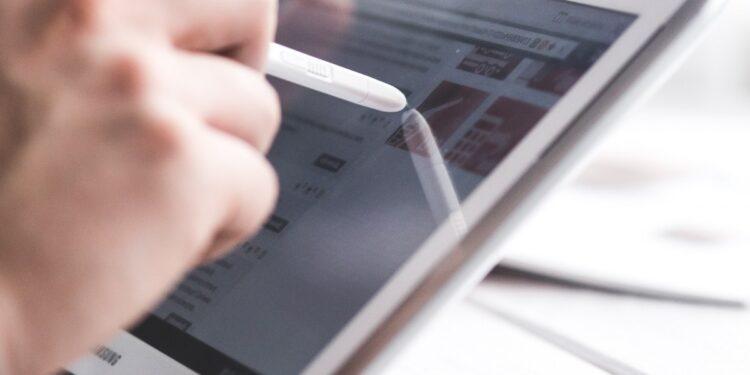 İnternet ve Telefon Tüketicileri, Aboneliğin Dijitalleşmesini İstiyor ve Bekliyor