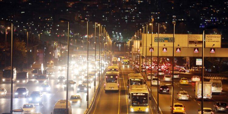 İETT Gece Seferleri Yeniden Başlıyor