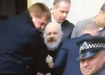Assange, LulzSec ve Anonymous ile İş Birliği Yapmakla Suçlandı