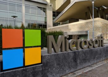 Microsoft Çalışanları, Yönetime Mail Atarak Polis Projelerinin İptalini İstedi
