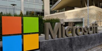 Microsoft Çalışanları, Yönetime Mail Atarak Polis Projelerinin İptalini İstedi
