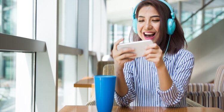 Kadınlar Mobil Oyun Oynadı, Büyüme Trendi Değişti