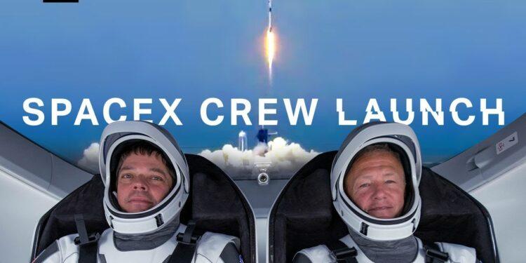 SpaceX’in Crew Dragon Uzay Aracı, Uzay İstasyonuna Başarılı Bir Şekilde Kenetlendi