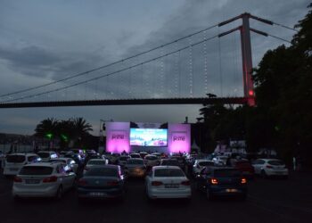 Türk Telekom Prime ile Boğaz’da Arabalı Sinema Gecesi