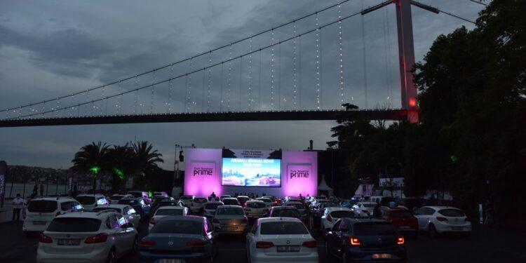 Türk Telekom Prime ile Boğaz’da Arabalı Sinema Gecesi