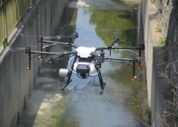 Tuzla Belediyesi Sinek/Böcek İlaçlamasında Drone Kullanıyor