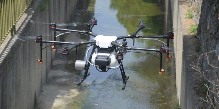 Tuzla Belediyesi Sinek/Böcek İlaçlamasında Drone Kullanıyor