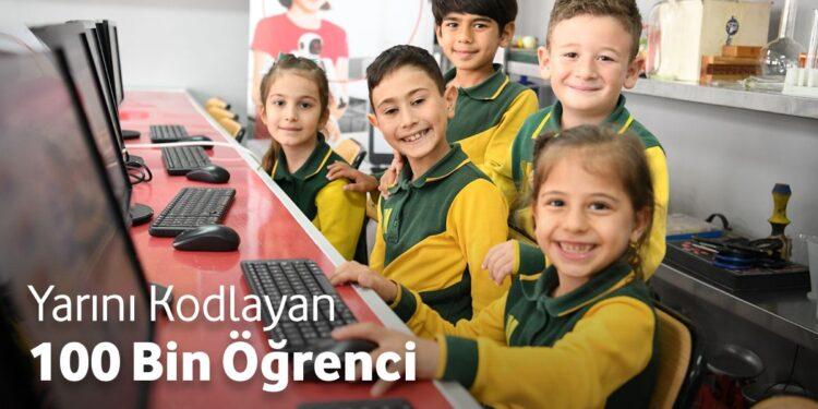 “Yarını Kodlayanlar” Projesi 100.000’i Aşkın Çocuğa Ulaştı