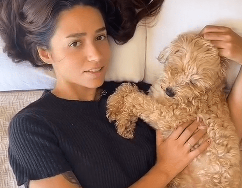 Zeynep Bastık’tan Evde TikTok Klibi