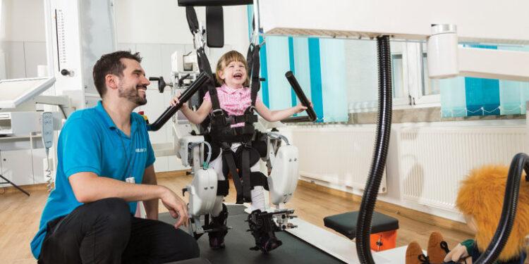 Fizik Tedavide Robotik Rehabilitasyon (Lokomat) Nedir? Kimler Kullanabilir?