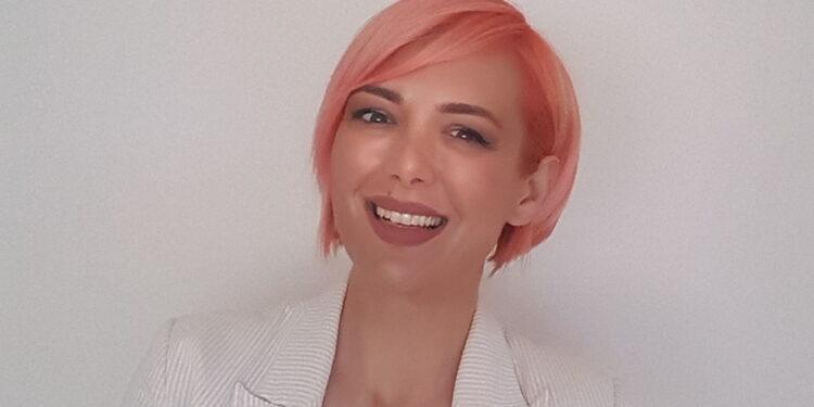İngilizce Öğretmenim Bir Robot