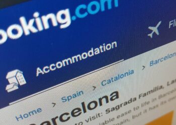 Korona Booking.com’u Fena Vurdu, % 25 Eleman Çıkarıyor