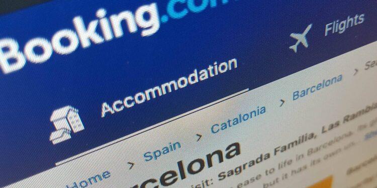 Korona Booking.com’u Fena Vurdu, % 25 Eleman Çıkarıyor