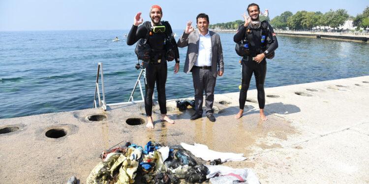 İnsansız Tekne ‘Doris’ Deniz Üstünden, Balıkadamlar Denizaltından Çöp Topladı