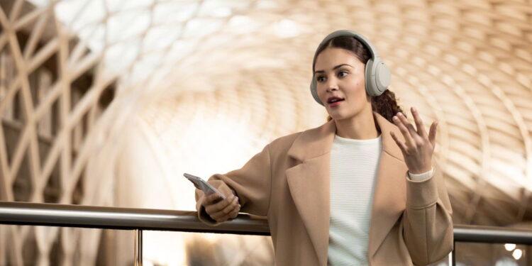 Sony, WH-1000XM4 Kablosuz Kulaklıklarını Piyasaya Sunuyor