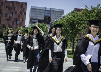 Çinli Öğrenciler Artık ABD Üniversitelerinde Eğitimden Vazgeçiyor