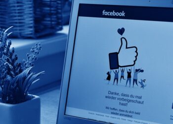 İrlanda, Facebook’a Avrupalı Kullanıcıların Verilerini ABD’ye Göndermeyi Durdurması Talimatı verdi