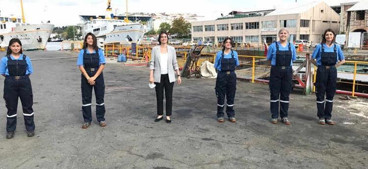 Şehir Hatlarında Bir İlk: 5 Kadın Gemici İşbaşı Yaptı