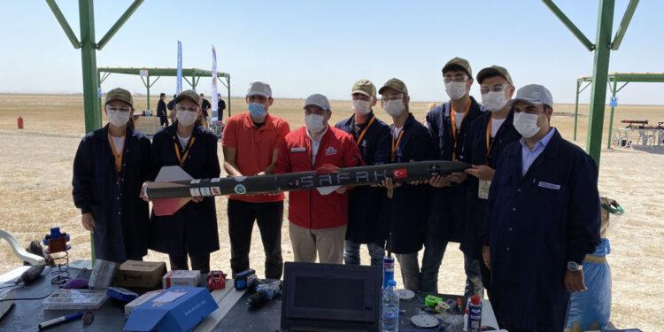 Teknofest Roket Yarışmasında Gençler Roketlerini Ateşledi