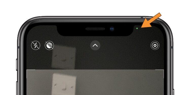 iOS 14, Bir Uygulama Mikrofon ve/veya Kameranızı Kullanıyorsa Yeşil ve Turuncu Işık ile Uyarıyor