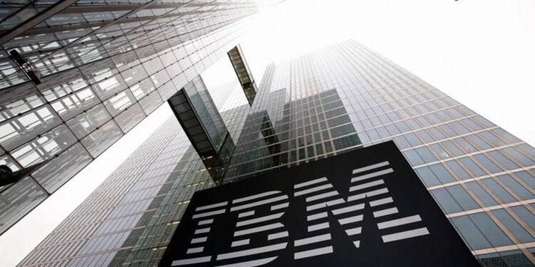 IBM Küçülüp, Sadece Bulut ve Yapay Zekaya Odaklanıyor