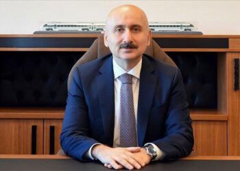 Ulaştırma Bakanı, Türk Telekom, Turkcell ve Vodafone’un Uzaktan Eğitim için Ücretsiz İnternet Desteğinin Devam Edeceğini Söyledi