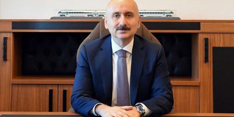 Ulaştırma Bakanı, Türk Telekom, Turkcell ve Vodafone’un Uzaktan Eğitim için Ücretsiz İnternet Desteğinin Devam Edeceğini Söyledi
