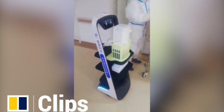 Çin’de Robotların Görev Yaptığı Gezici Covid-19 Test Aracı Hizmete Başladı